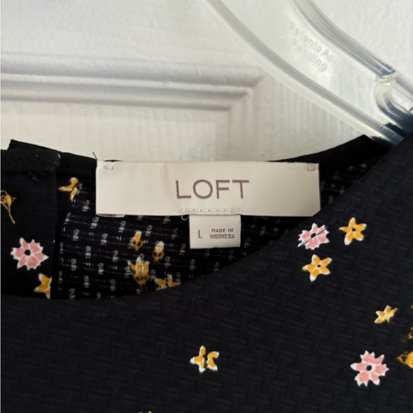 Spring Loft Top - Picture 2 of 5